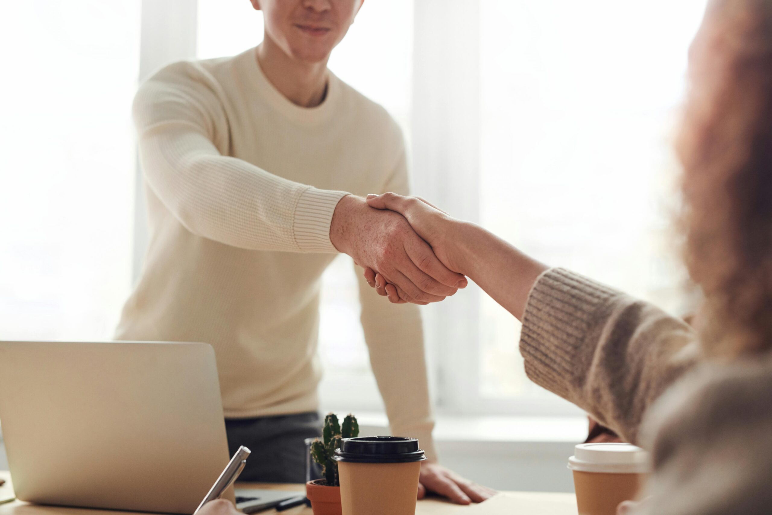 Claves para una comunicación asertiva con huéspedes