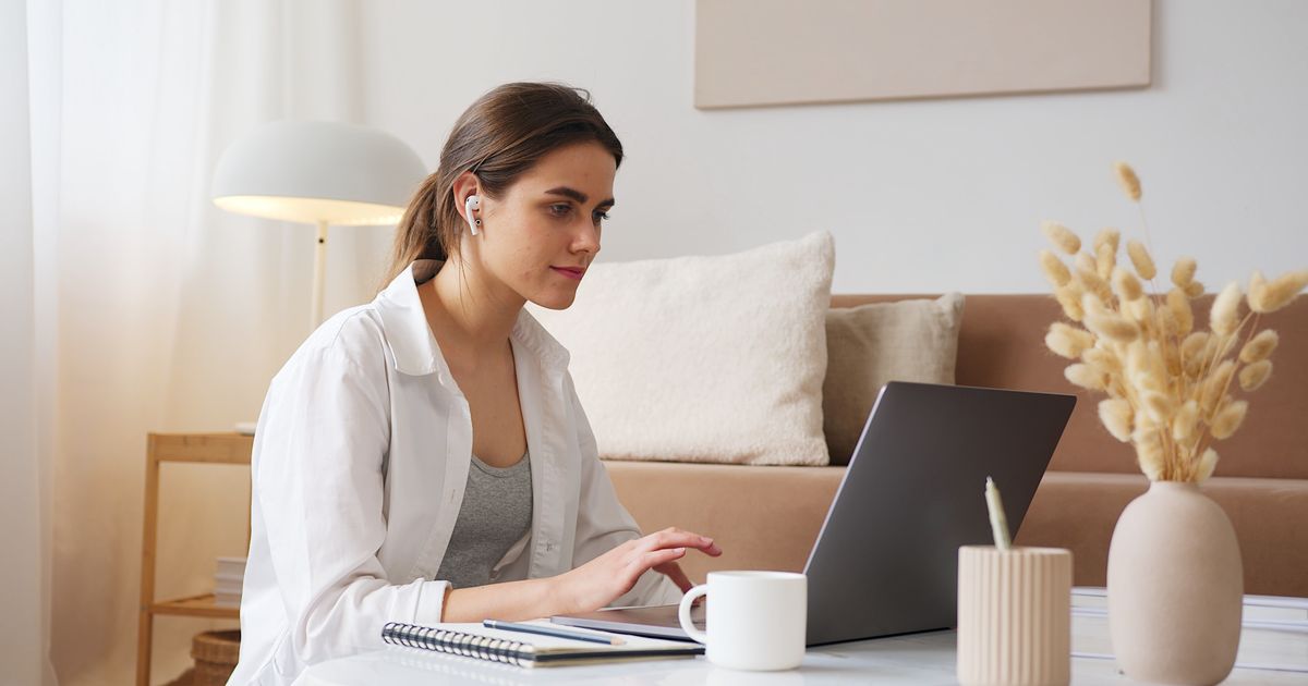 Airbnb and Booking Cancellations: Who Really Benefits?